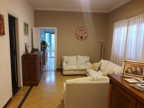 Casa Estilo Americana De 5 Ambientes. Garage Y Quincho. Zona San Juan