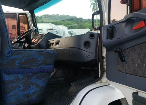Mercedes Benz L 1620 - Baú 10.10m