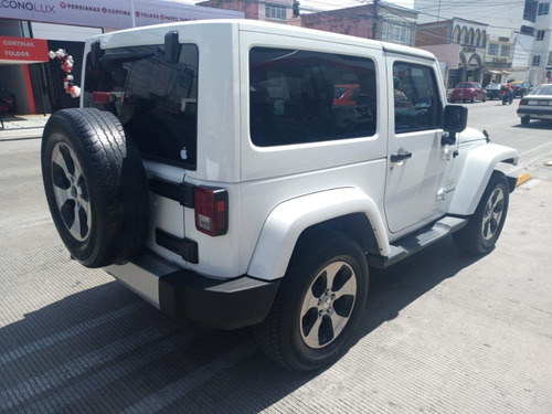 Imagen 4 de 10 de Jeep Sahara 2014