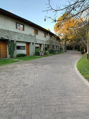 Imagen 2 de 19 de Hermoso Dúplex En Venta De 3 Ambientes Con Piscina, Quincho Y Cochera - Canning