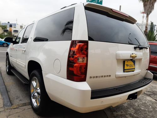 Imagen 4 de 14 de 2011 Chevrolet Suburban Lt