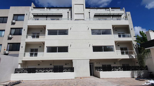 Excelente Departamento De 3 Ambientes A La Venta Lyon En Adrogué