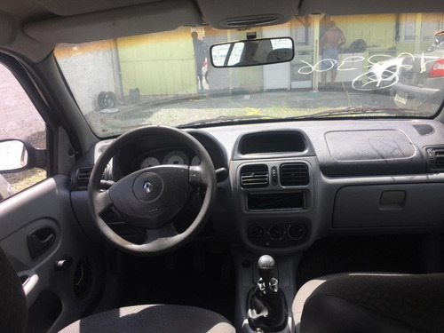 (18) Sucata Renault Clio Sedan 2007 1.0 (retirada Peças)