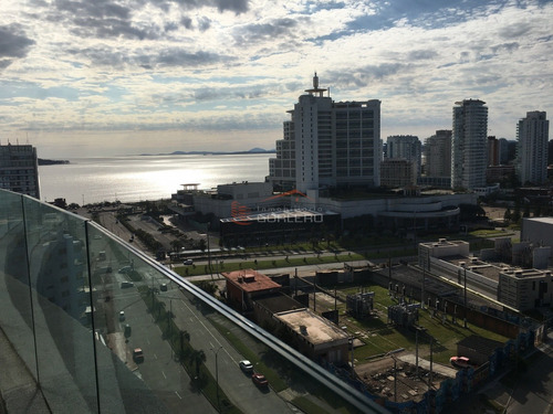 Apartamento En Alquiler En Punta Del Este, Torre Con Todos Los Servicios, Piso Alto, Espectacular Vista!