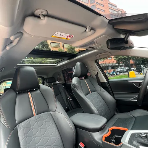 Toyota RAV4 2.5L X-Road 4X4