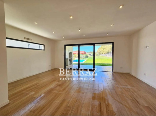 Casa Venta 5 Ambientes En Santa Elena Pilar Del Este Lote De 570 M2