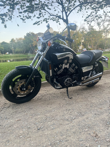 Yamaha Vmax 1200 Black Max Edition