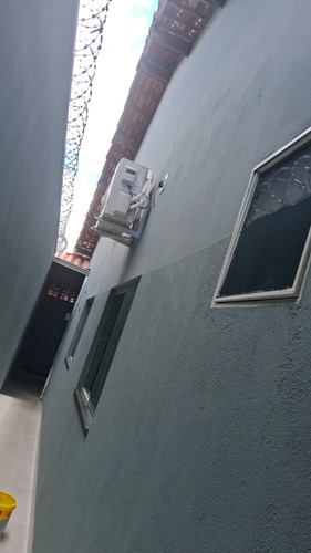 Casa 03 Quartos Sendo Um Suíte, 01 Banheiro Social