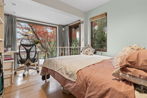 Casa En Venta De 5 Dorm. En Lo Barnechea