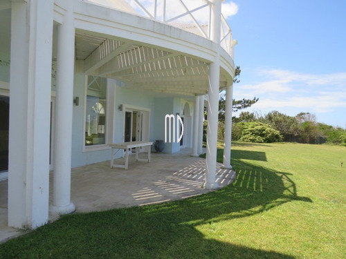 Espectacular Casa En Primera Fila, Punta Piedras- Ref: 5586