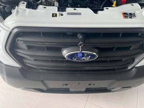 Imagen 16 de 19 de Ford Transit Furgo Largo