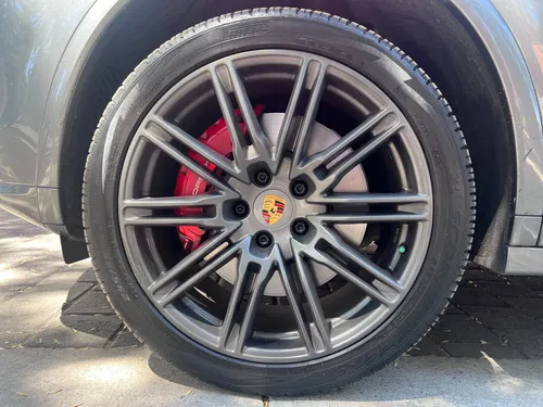 Porsche Cayenne 4.8 Turbo At