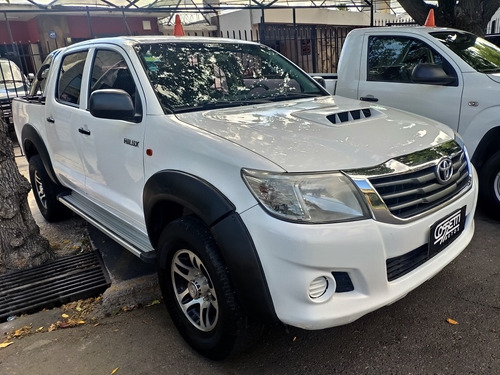 Imagen 3 de 12 de Toyota Hilux 2013 2.5 Cd Dx Pack I 120cv 4x2