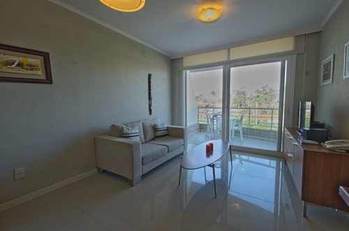 Apartamento 1 Dormitorio Alquiler Anual Playa Mansa- Ref: 1699