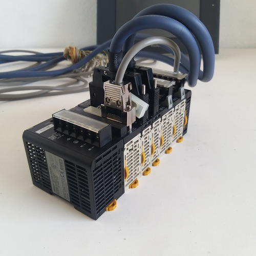 Pantalla Tactil Pro-face Con Plc Omron Y Cables De Conexión (Usado)