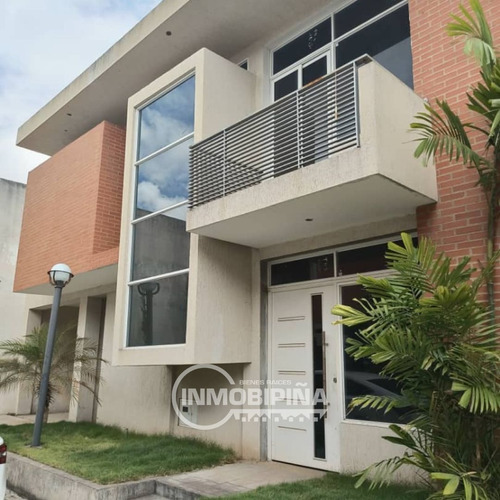 Townhouse Obra Gris En Venta, Conjunto Residencial Prada Park, Puerto Ordaz Jcp