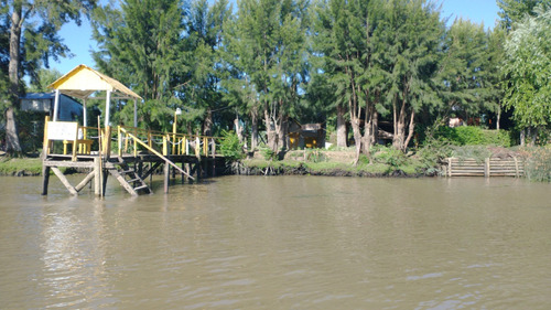 Casa Con Muelle Propio Sobre Arroyo Caraguata En El Delta Del Paraná Primera Sección, Con Fácil Acceso Desde Estación Fluvial De Tigre 