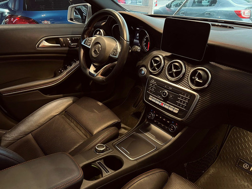 Mercedes-Benz Clase A 2.0 A250 Amg-line 211cv