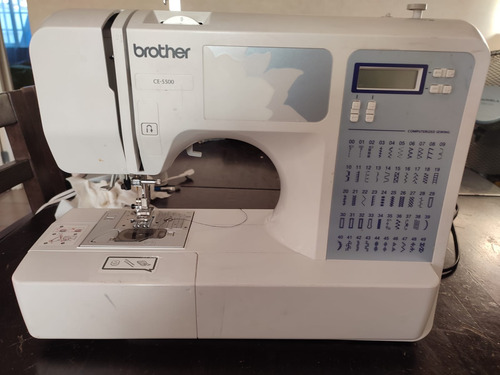 Máquina De Coser Blanco (Usado)