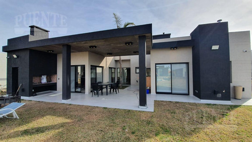 Imagen 2 de 14 de Casa - Los Talas - En Lote Interno - Venta Toda Amueblada