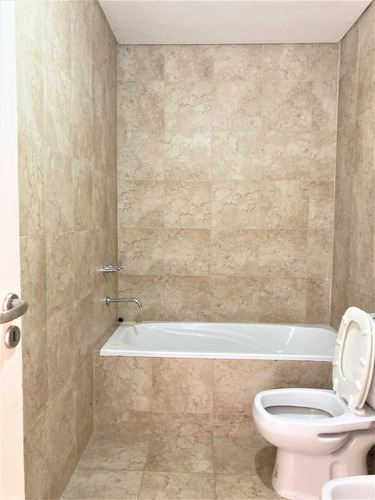 Imagen 17 de 28 de Venta Amplio Departamento Tipo Loft 2 Amb En Pilar Centro