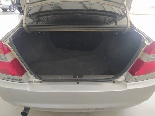 Imagen 6 de 10 de Mitsubishi Signo