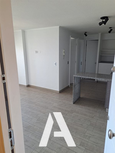 Departamento En Arriendo De 2 Dorm. En San Miguel