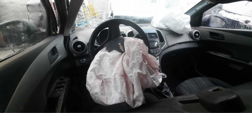 Imagen 3 de 15 de Chevrolet Sonic 23014 X Partes