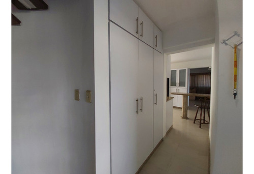 Los Naranjos - El Hatillo. Venta Apartamento Ph 4h+1s/ 3.5b + 1s/ 2e