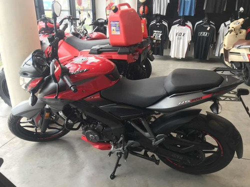 Imagen 2 de 18 de Bajaj Rouser Ns 200 Fi!