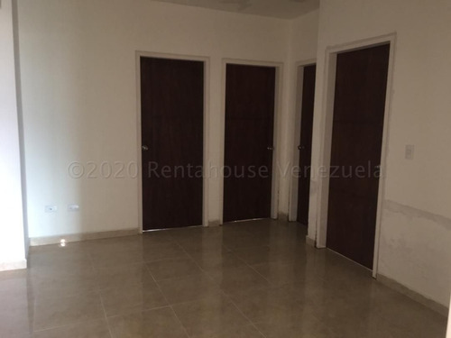 Imagen 3 de 12 de Karen Freites Rentahouse Mp 22f15629 Las Chimeneas
