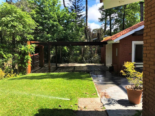 Casa En Alquiler Por Temporada De 3 Dormitorios En Playa Mansa (ref: Bpv-7585)