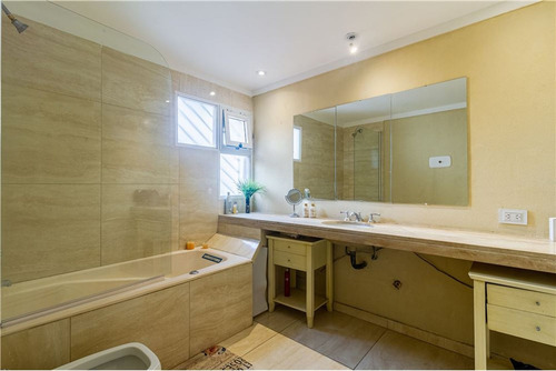 Venta Casa 5 Ambientes San Isidro Con Pileta