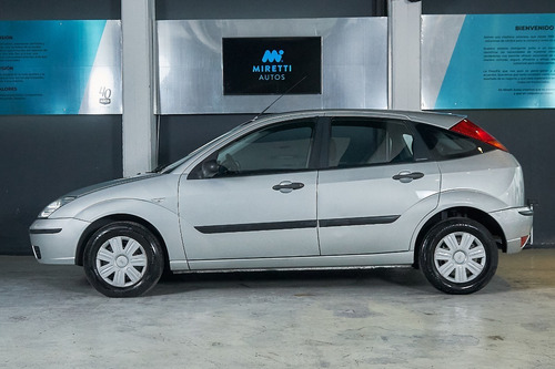 Imagen 7 de 17 de Ford Focus 1.6 Ambiente Mp3