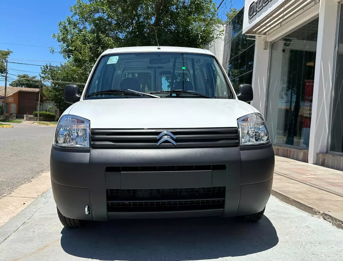 Citroen Berlingo 1.6 Vti 115 Furgon Business 0km My2024