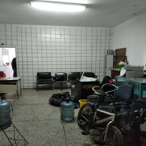 Imagen 6 de 10 de Vendo Local Con Terreno En Plena Av. Bolívar, Centro Maracay