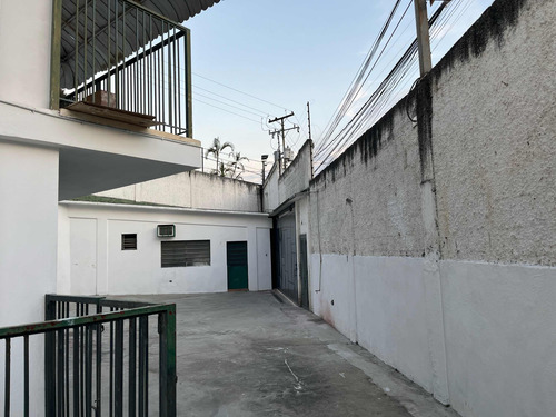 Vendo Casa De 330 M2, Ref. 140.000 Zona Industrial Las Minas