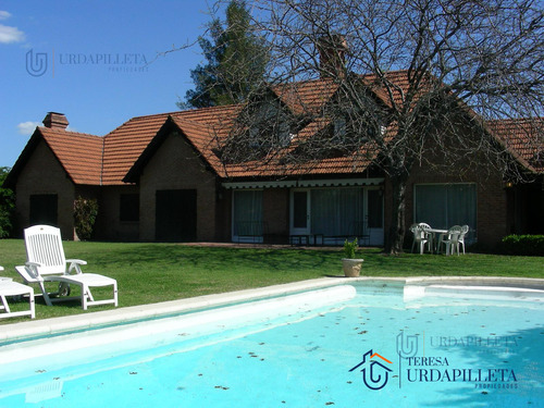 Casa En Alquiler Anual En Martindale C.c. - 2687 -con Muebles-