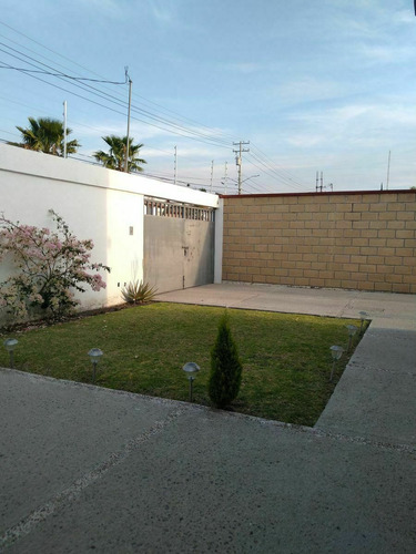 Casa En Venta En La Cañada Juriquilla De Una Planta