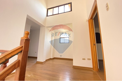 Casa En Jardines Del Sur Con Local Comercial