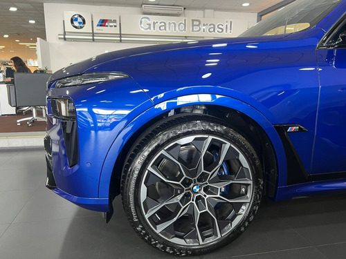 X7 M60i