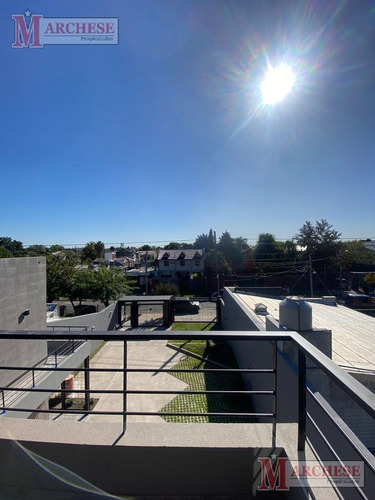 Imagen 2 de 30 de Departamento 2 Ambientes En Venta En Castelar Norte