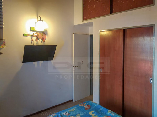 Casa 5 Ambientes Venta - Florida Oeste