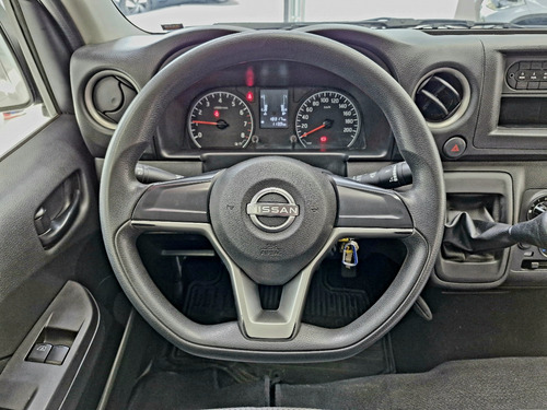 Nissan Urvan 4p Amplia L4/2.5 Man A/A P/Seg