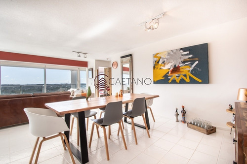 Hermoso Penthouse Lincoln Center- Ref: 639