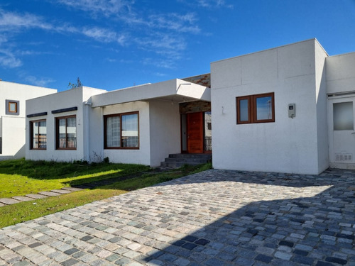 Amplia Casa Nueva En Arriendo - Cumbres De Nogales, Machalí