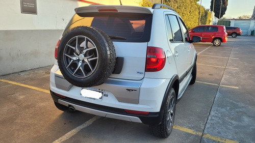 Imagen 10 de 17 de Volkswagen Crossfox 2014 1.6 Comfortline Ll Alt