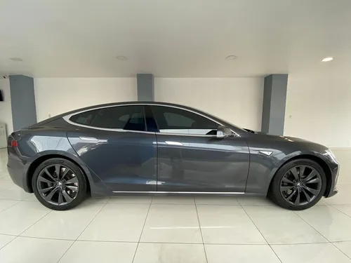 Tesla Model S 75d