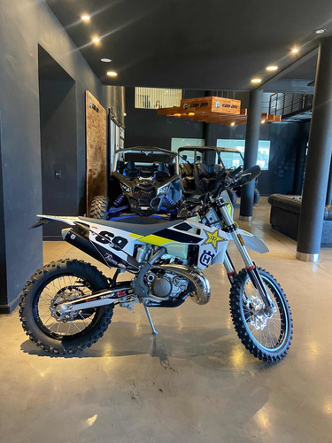 Imagen 20 de 25 de Husqvarna Te 300 I 2022 0km Stock Fisico Enduro