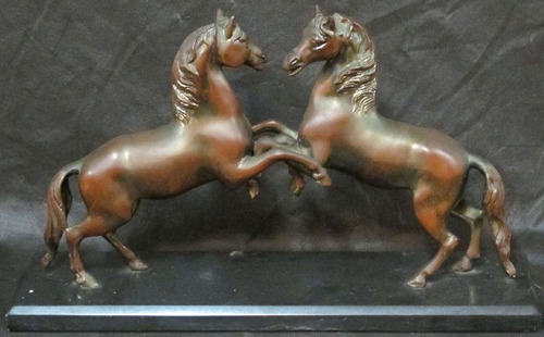 Escultura Com 2 Cavalo Em Petit Bronze  Com Base Em Marmore